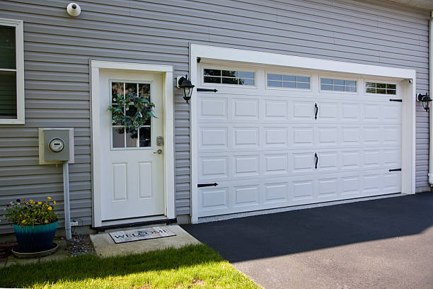 24/7 Emergency Garage Door Panel Replacement experts in Belmont, CA